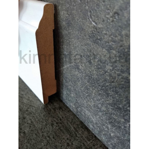 Плінтус ламінований білий МДФ 1695