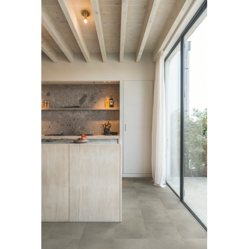 Вінілове покриття Quick-Step Oro - Tiles Бетонна скеля AVSTU40234 (4+1mm)