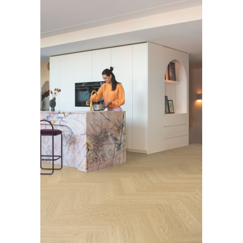 Вінілове покриття Quick-Step CIRO ялинка Дуб чистий рум'янець AVHBU40359 (5+1 мм)