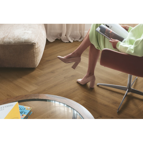 Вінілове покриття Quick-Step CIRO ялинка Дуб ботанічний карамельний AVHBU40364 (5+1 мм)