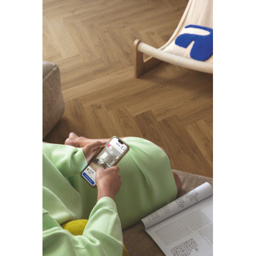 Вінілове покриття Quick-Step CIRO ялинка Дуб ботанічний карамельний AVHBU40364 (5+1 мм)