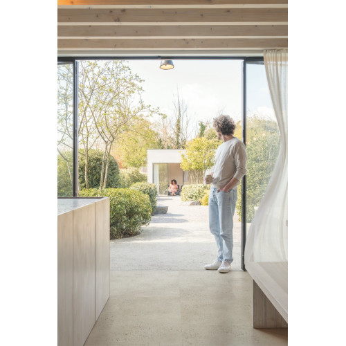 Вінілове покриття Quick-Step ILLUME Бетон устриця AVMTU40275 (5+1мм)