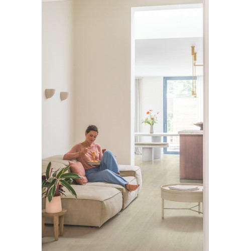 Вінілове покриття Quick-Step BLOOM Дуб морський бриз світлий AVMPU40079 (5+1мм)