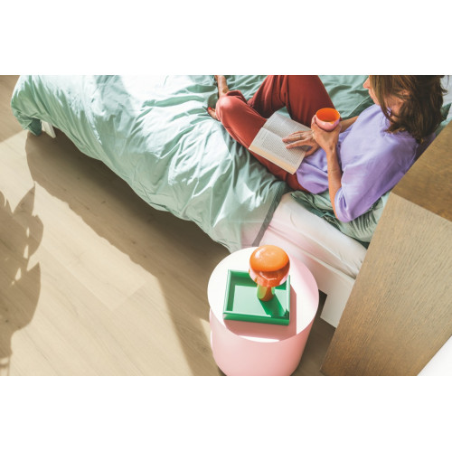 Вінілове покриття Quick-Step BLOOM Дуб шліфований бежевий AVMPU40319 (5+1мм)