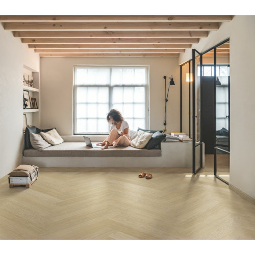 Вінілове покриття Quick-Step Pristine Herringbone (ялинка) Serene oak light natural SGHBC20331 (2,5 мм)