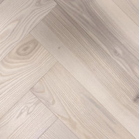 Паркетная доска UNIVERSE Ясен Ваніль (herringbone)