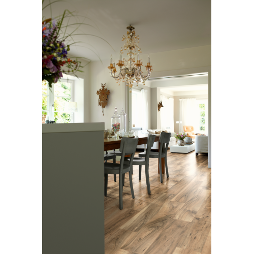 Ламінат Egger NatureSense Aqua 8/32 Classic EL1071 Горіх Перганті коричневий