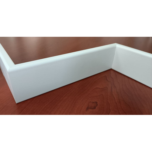 Плінтус ламінований білий МДФ 1260