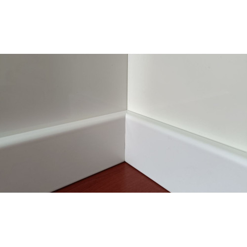 Плінтус ламінований білий МДФ 1260