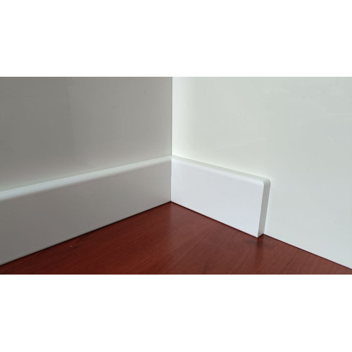 Плінтус ламінований білий МДФ 1260